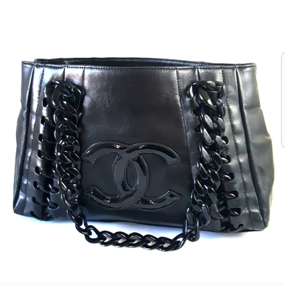 CHANEL Accessories - V.I.P. Gift Black Leather and Link Strap MEDIUM